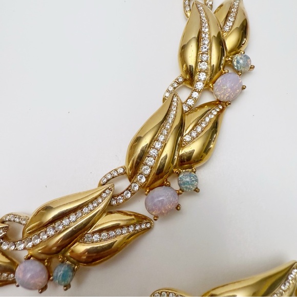 Vintage Foiled Faux Opal Glass Cabochon Rhinestone Leaf Necklace & Bracelet Set - Picture 8 of 16